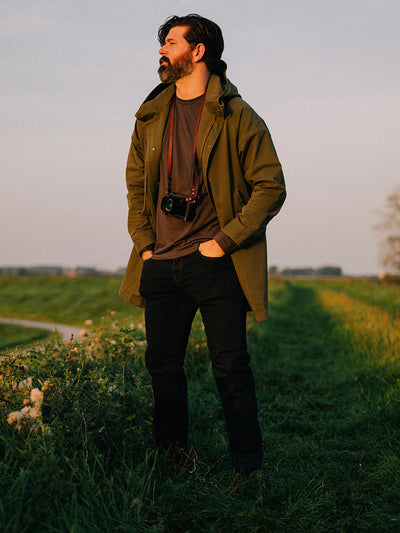 Chaqueta cortavientos tipo parka con capucha y cola de pez para hombre