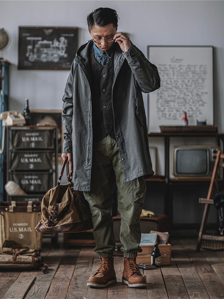 Chaqueta cortavientos tipo parka con capucha y cola de pez para hombre