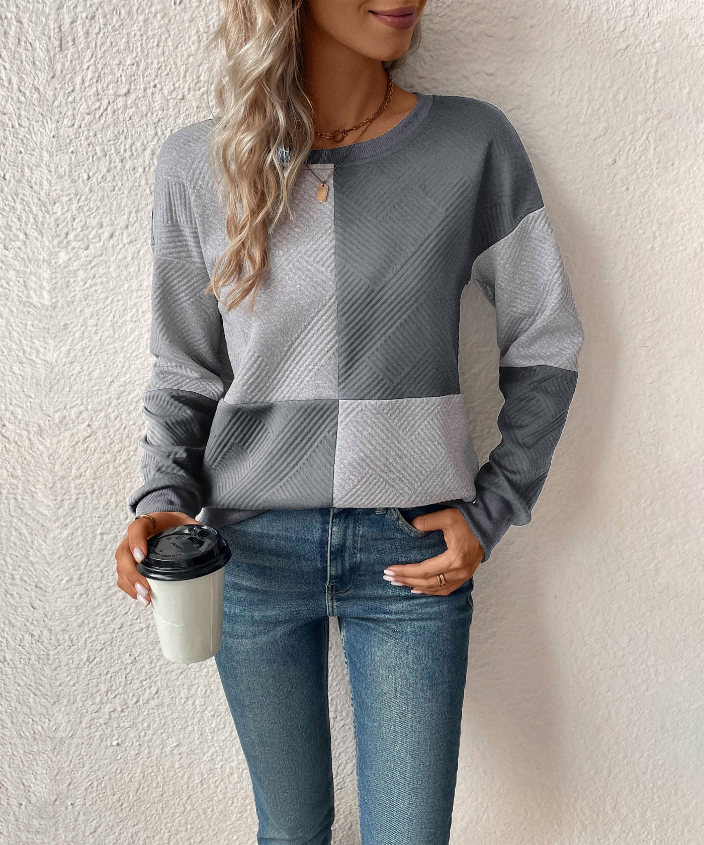 Sudadera texturizada con bloques de color para mujer